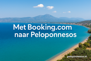 Uitzicht op een blauwe baai en strand in de Peloponnesos met tekst “Met Booking.com naar Peloponnesos” en onderin “peloponnesos.nl"