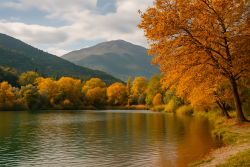 Stil meer met herfstkleuren en bergen in Griekenland bij zacht natuurlijk licht